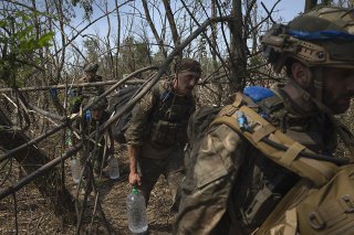 Revenant sur le scepticisme entourant la contre-offensive de Kiev, le général Tarnavskiy a assuré également que l'armée ukrainienne avait été retardée parce qu'elle "a passé plus de temps que prévu à déminer les territoires" occupés par les Russes...